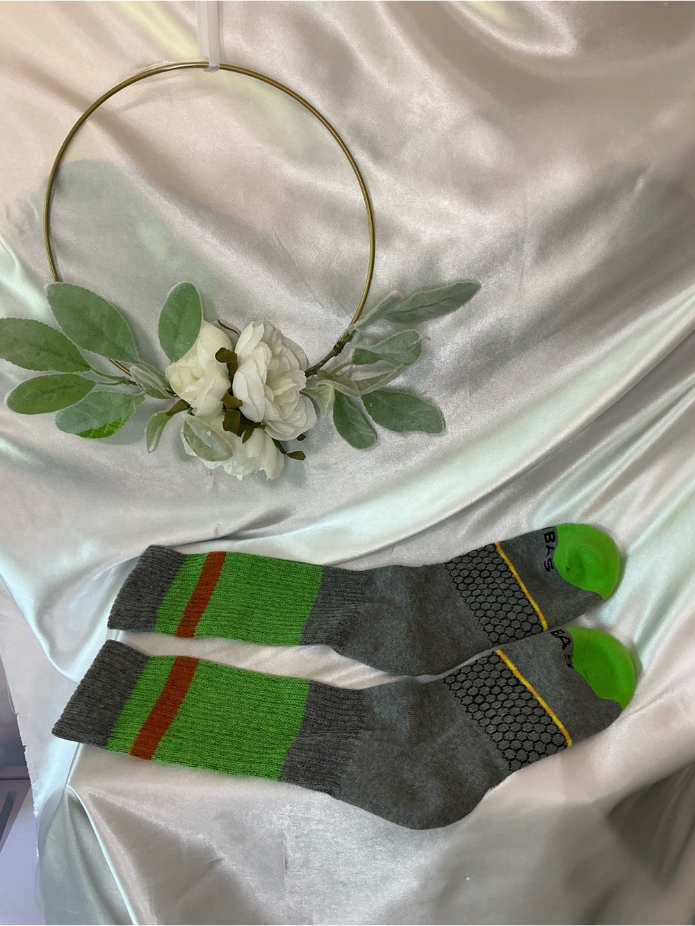 NWOT Bombas Sesame Sesame Street Oscar the Grouch Mid Calf Socks Unisex Medium